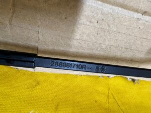 KOMPLET RAMIONA WYCIERACZKI PRZÓD DACIA DOKKER RENAULT EXPRESS II EU