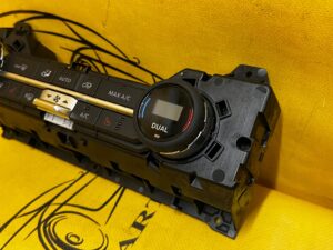 PRZEŁĄCZNIK PANEL STEROWANIA KLIMATYZACJI FORD BRONCO 21-