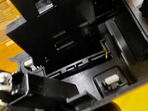 KRATKA NAWIEWU DESKI KONSOLI PRZÓD LEWY LEWA CITROEN C4 GRAND PICASSO II