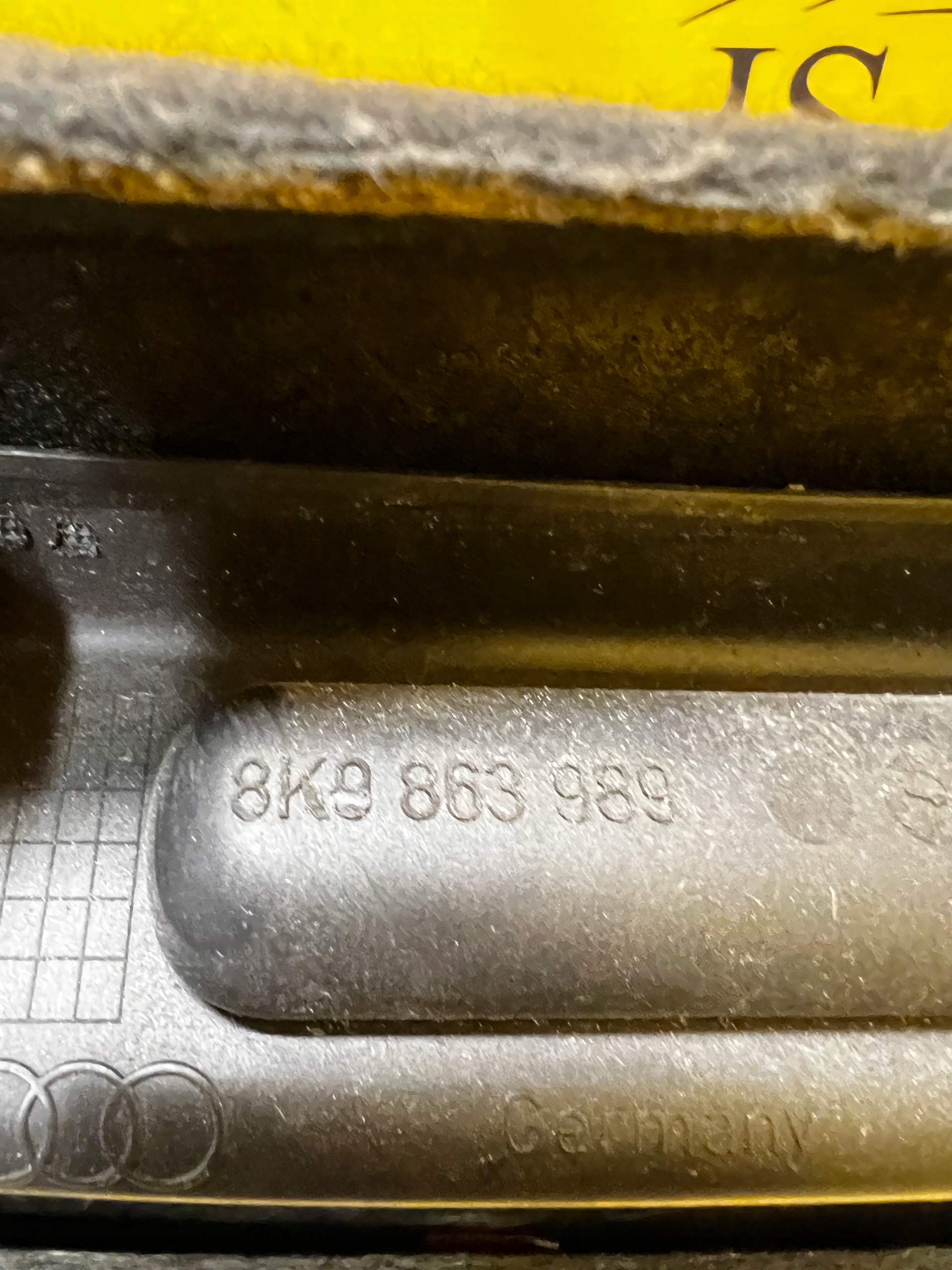 ZAŚLEPKA BOCZKA BAGAŻNIKA LEWY TYŁ AUDI A4 B8