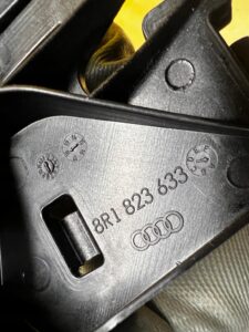 UCHWYT RĄCZKA MASKI POKRYWY SILNIKA PORSCHE MACAN 95B