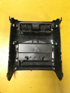 KRATKA NAWEIWU TYŁ TUNELU ŚRODKOWEGO INFINITI Q70