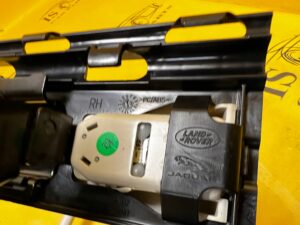 LAMPKA OŚWIETLENIE KABINY WNĘTRZA PRAWA LAND ROVER DISCOVERY 5 V L462