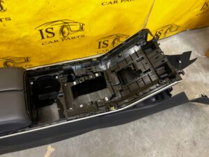 PODŁOKIETNIK SCHOWEK TUNEL ŚRODKOWY RANGE ROVER EVOQUE II L551