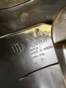 OBUDOWA OSŁONA DOLNA KOLUMNY KIEROWNICZEJ VOLVO XC90 II