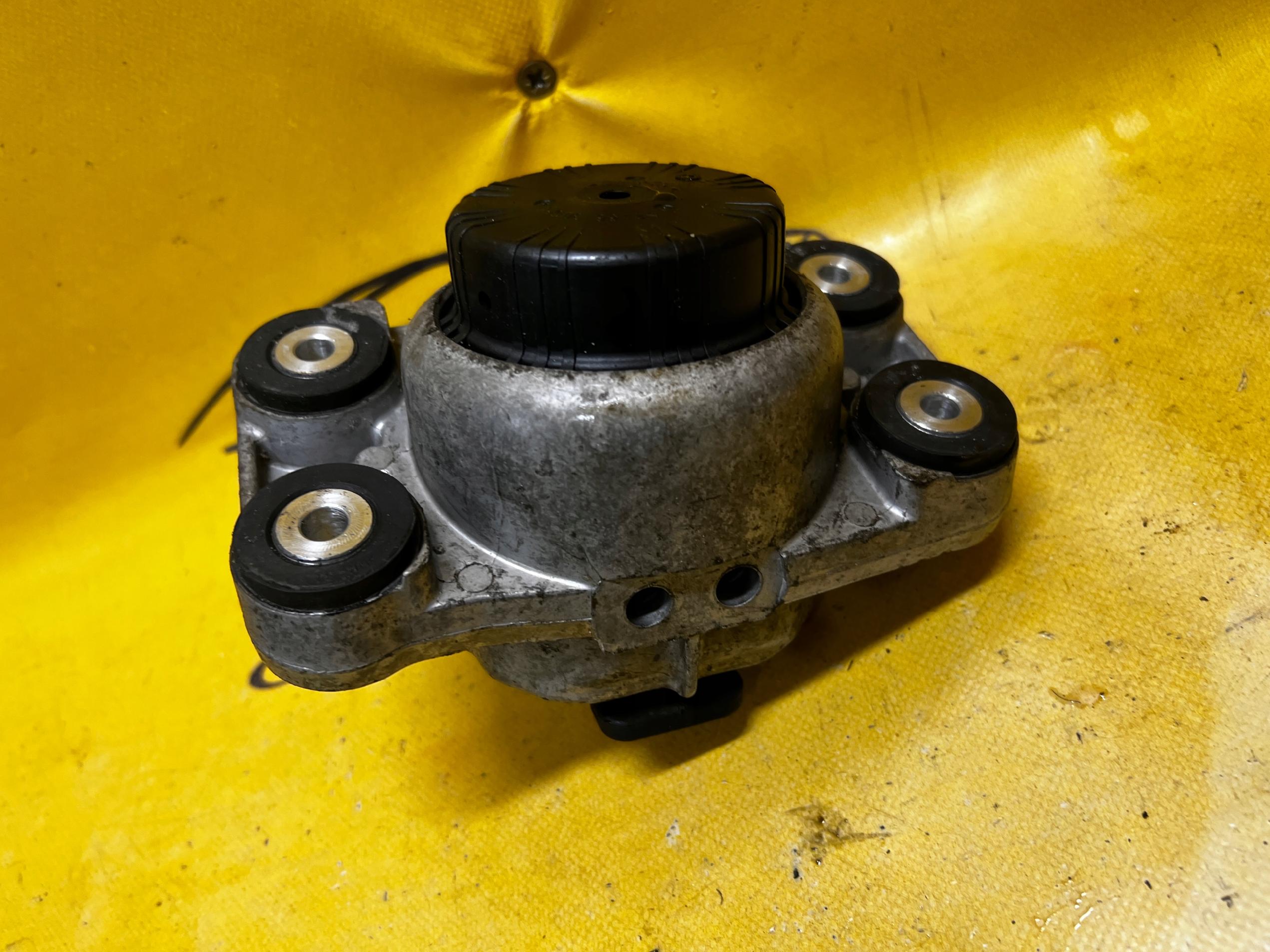 ŁAPA PODUSZKA SILNIKA RANGE ROVER L405 4.4 SDV8