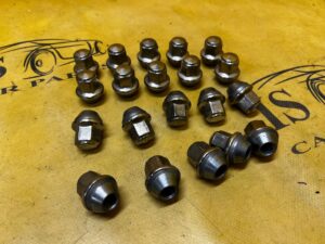 KOMPLET NAKRĘTKI DO KÓŁ 20 SZT FORD EXPLORER VI MK6