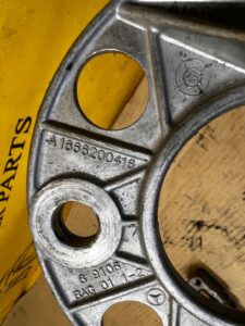 ROZPÓRKA WSPORNIK KIELICHÓW PRZÓD MERCEDES GL X166