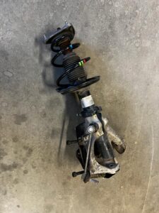 NOGA ZWROTNICA AMORTYZATOR PRZÓD LEWY PORSCHE CAYMAN S 987