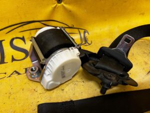 PAS BEZPIECZEŃSTWA LEWY PRZÓD BMW E92 M3 9138243