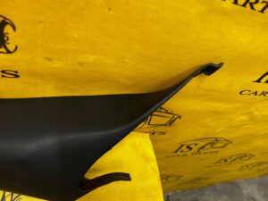 POSZYCIE OSŁONA OBUDOWA SŁUPKA PRZÓD A LEWY CHEVROLET CORVETTE C5 97-04