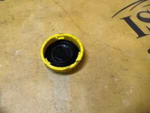 NAKRĘTKA KOREK ZBIORNICZKA PŁYNU HAMULCOWEGO SUBARU FORESTER VI SL 25-