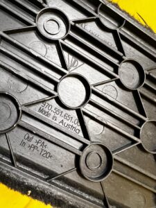 ZAŚLEPKA BOCZKA TAPICERKI BAGAŻNIKA PORSCHE PANAMERA 970 I LIFT