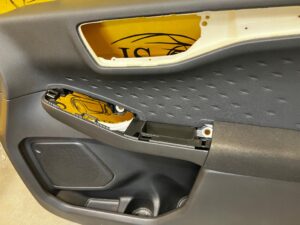 BOCZEK TAPICERKA DRZWI PRAWY PRZÓD FORD ESCAPE MK4