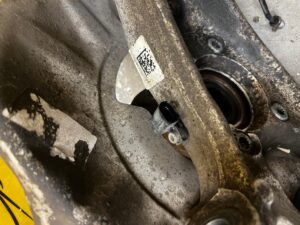 ZWROTNICA PIASTA PRZÓD LEWY PORSCHE CAYENNE II 7P5 GTS 4.8 V8