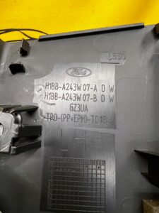 OSŁONA DOLNA SŁUPKA B LEWA 5D FORD FIESTA MK8