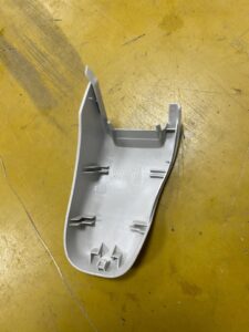 OSŁONA ZAŚLEPKA PROWADNICY FOTELA INFINITI Q50