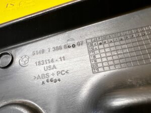 LISTWA OSŁONA BLENDA PRAWA RYNIENKI BAGAŻNIKA BMW X6 F16