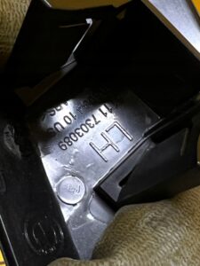 ZAŚLEPKA SPRYSKIWACZA REFLEKTORA LEWA BMW X5 F15 NOWA OEM