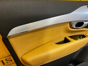 TAPICERKA BOCZEK DRZWI PRZÓD LEWY VOLVO XC90 II EU