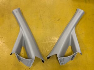 OSŁONA POSZYCIE SLUPKA A PRAWE PRZÓD NISSAN NV200