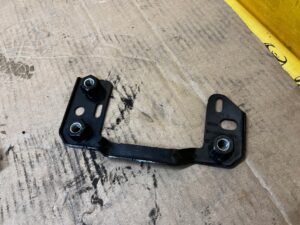 ŚLIZG WSPORNIK MOCOWANIE ZDERZAKA PRZÓD LEWY FORD BRONCO 21-