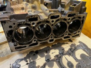 BLOK SILNIKA RENAULT DACIA 1.5 BLUE DCI K9K U874