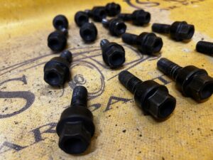 ŚRUBY ŚRUBA SZPILKI DO KOŁA KÓŁ PORSCHE CAYENNE COUPE 9Y3 9Y0