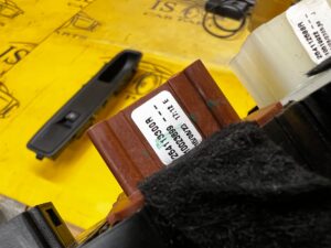 PANEL PRZEŁĄCZNIK SZYB LUSTEREK DRZWI PRZÓD LEWY DACIA SANDERO III