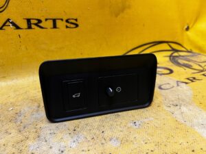 PANEL PRZYCISK OTWIERANIA KLAPY LR RANGE ROVER EVOQUE II L551