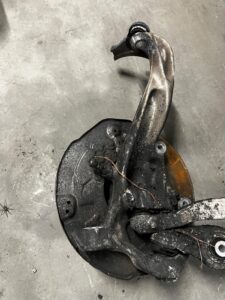 ZWROTNICA ZAWIESZENIE PRZÓD PRAWY PRAWA MERCEDES C-KLASA W206 2WD RWD