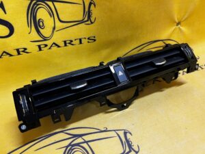 ŚRODKOWA KRATKA NAWIEWU LR DISCOVERY V L550 LIFT