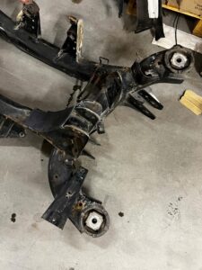 WÓZEK BELKA SANKI ZAWIESZENIE KOŁYSKA TYŁ BMW X5 F15 X6 F16 EU