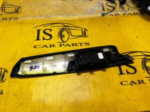 PODŁOKIETNIK PANEL PRZEŁĄCZNIK SZYBY DRZWI TYŁ LEWY VW TOUAREG 7P