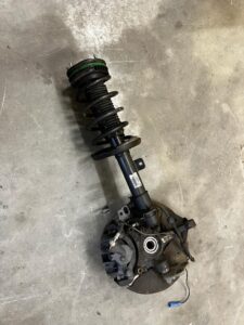 ZWROTNICA AMORTYZATOR PRZÓD PRAWY PEUGEOT 508 I 2.0 HDI RXH 4HYBRID