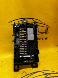 SKRZYNKA BEZPIECZNIKÓW LAND ROVER DISCOVERY V SPORT L550