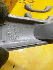 UCHWYT RĄCZKA PODSUFITKI DACIA LODGY LIFT 2022R