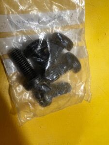 2 X ŚRUBA PASA BEZPIECZ. PRZÓD BMW 5 F07 F10 7 F01 X5 F15 X6 F16 NOWA OEM