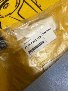 OSŁONA GŁOŚNIKA HIGH DESKI KONSOLI BMW 5 E60 E61 NOWA OEM