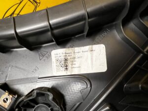 OSŁONA POSZYCIE SŁUPKA D LEWA PORSCHE CAYENNE 9Y3 9Y0 COUPE HYBRID