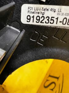 DEKOR RAMKA OSŁONA DESKI KONSOLI KOKPITU DREWNO BMW 7 F01 EU