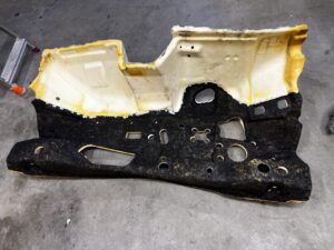 OSŁONA WYGŁUSZENIE WYKŁADZINA ŚCIANY GRODZIOWEJ PEUGEOT 308 II T9 EU