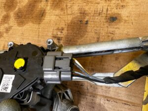 MECHANIZM SILNIK WYCIERACZEK PRZÓD RENAULT MEGANE IV EU