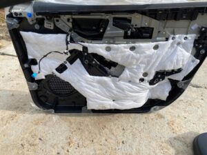 TAPICERKA BOCZEK DRZWI LEWY PRZÓD INFINITI Q30 EU