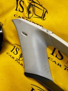 POSZYCIE OSŁONA OBUDOWA SŁUPKA TYŁ C PRAWA PRAWY RANGE ROVER VELAR L560