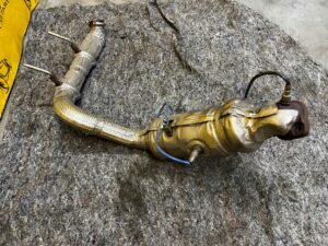 KATALIZATOR RURA WYDECHOWA WYDECH PRAWY FORD BRONCO 2.7 V6 ECOBOOST 21-