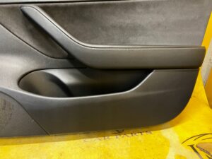 BOCZEK DRZWI PRZÓD PRZEDNIE PRAWE PRAWY TESLA MODEL 3