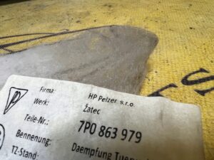 BOCZEK TAPICERKA DRZWI PRZÓD PRAWY PORSCHE CAYENNE 7P5 LIFT BOSE