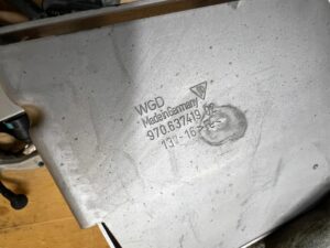 UCHWYT MOCOWANIE SYRENY SYGNAŁ DŹWIĘKOWY ALARMU PORSCHE PANAMERA 970 I LIFT