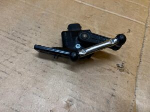 CZUJNIK POZIOMOWANIA ŚWIATEŁ PRZÓD PRAWY PORSCHE PANAMERA 970 I LIFT